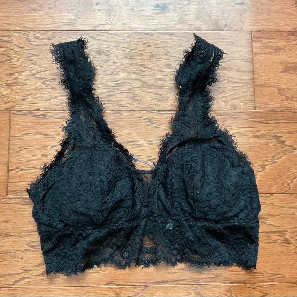 Aerie Black Eyelash Lace Plunge Bralette Size S/P Clasp Back Padded Adjustable